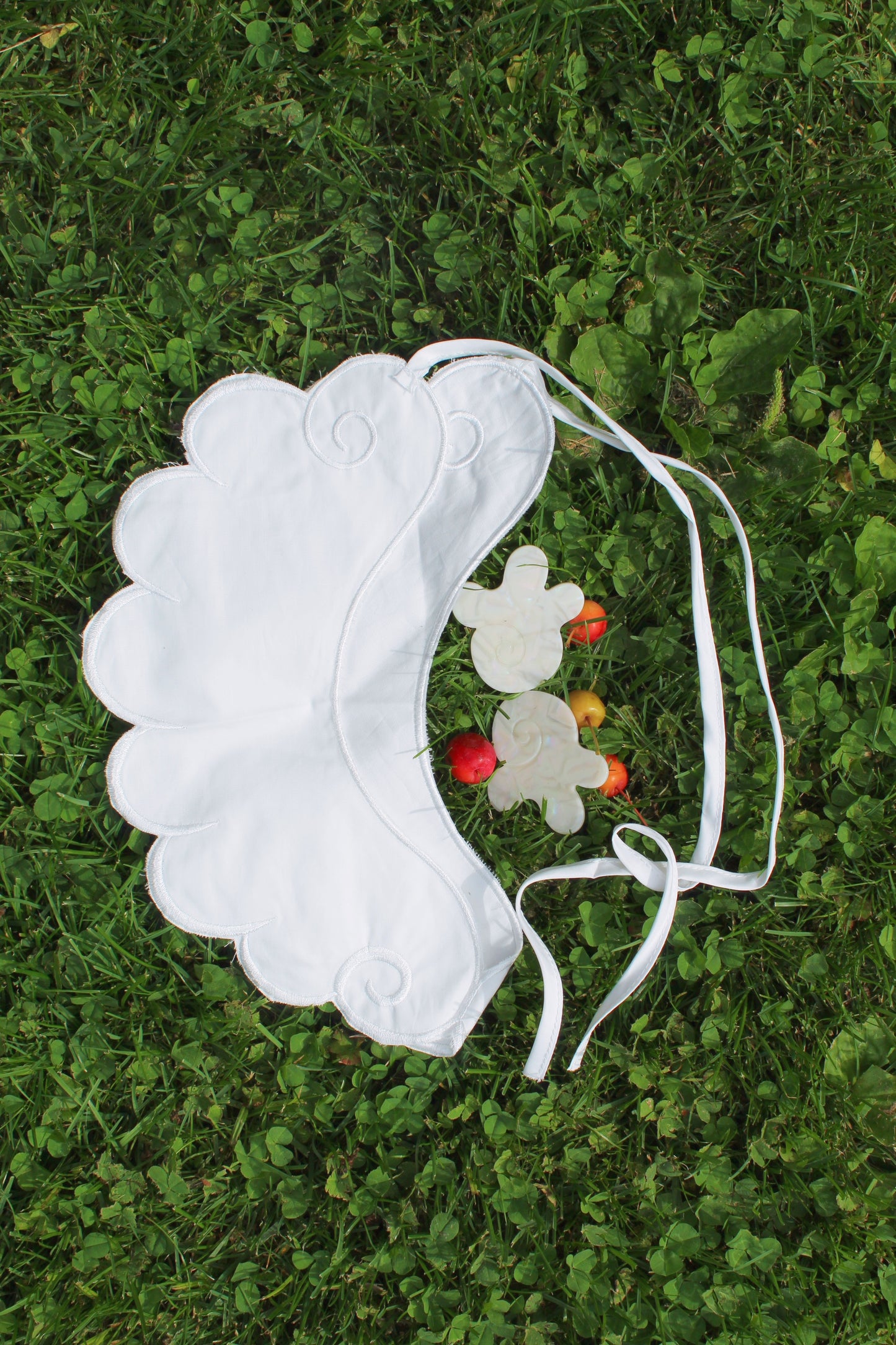 angel wing collar