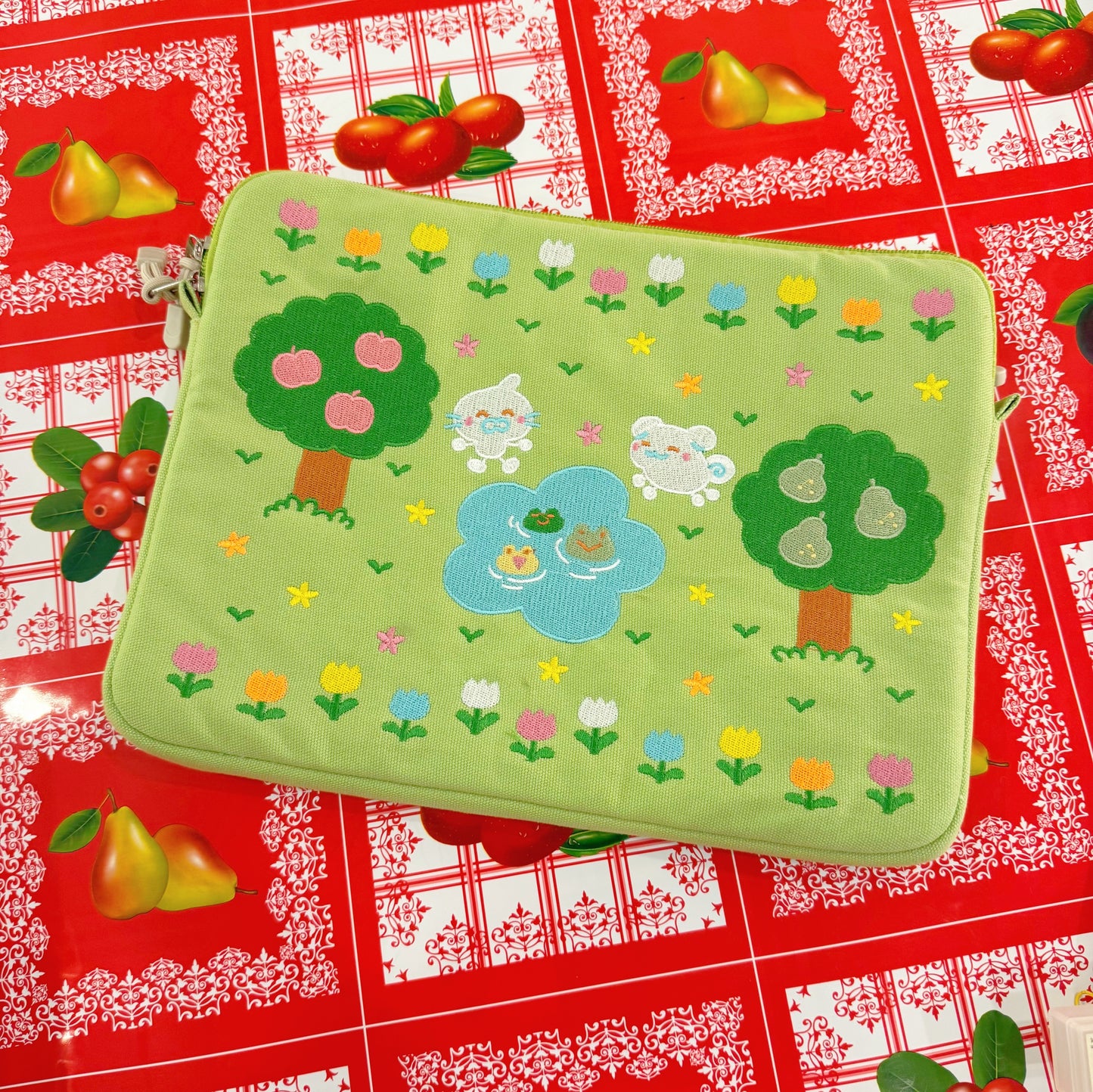 [pre-order] tulip park laptop & tablet pouch