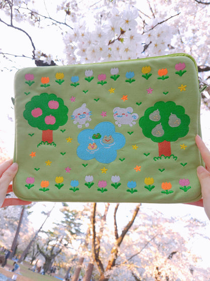 [pre-order] tulip park laptop & tablet pouch