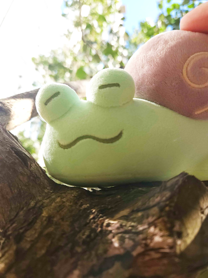 (PRE-ORDER) droplet the snail frog