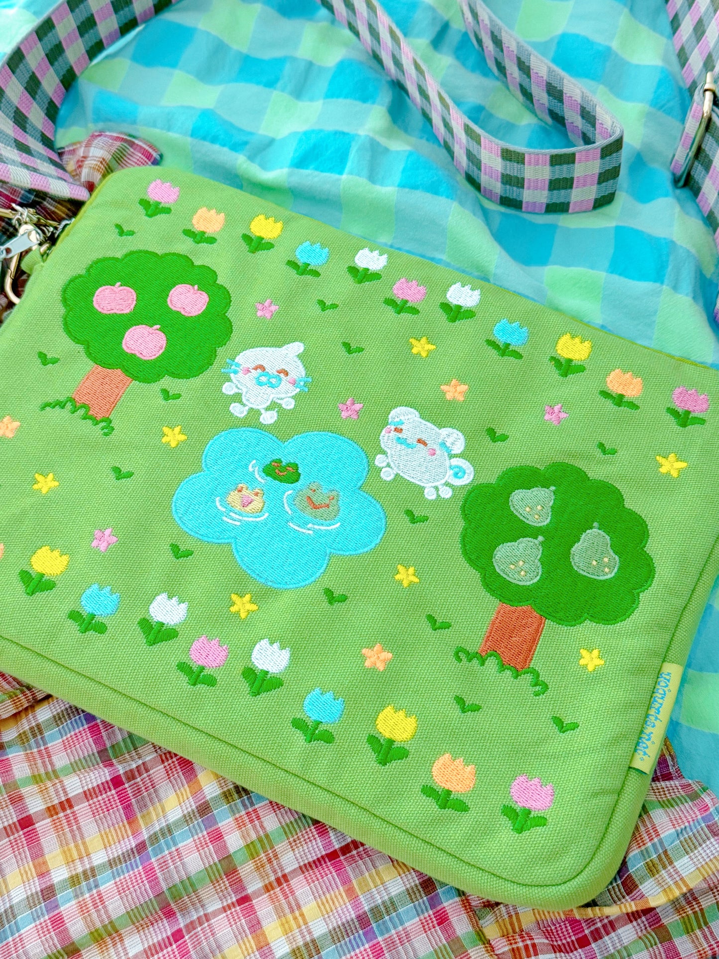 tulip park laptop & tablet pouch